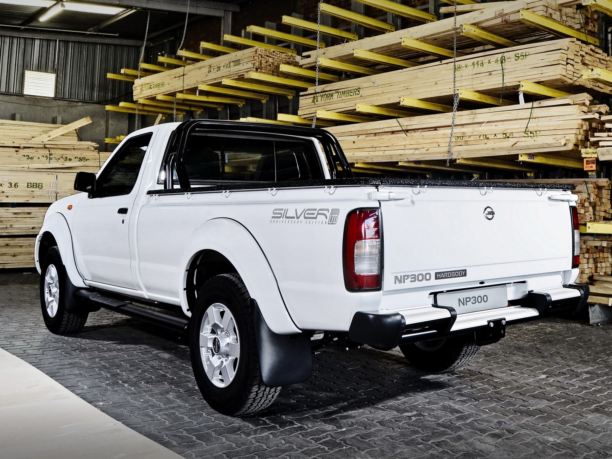 Nissan Np300 photo 8