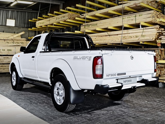Nissan Np300 photo 8