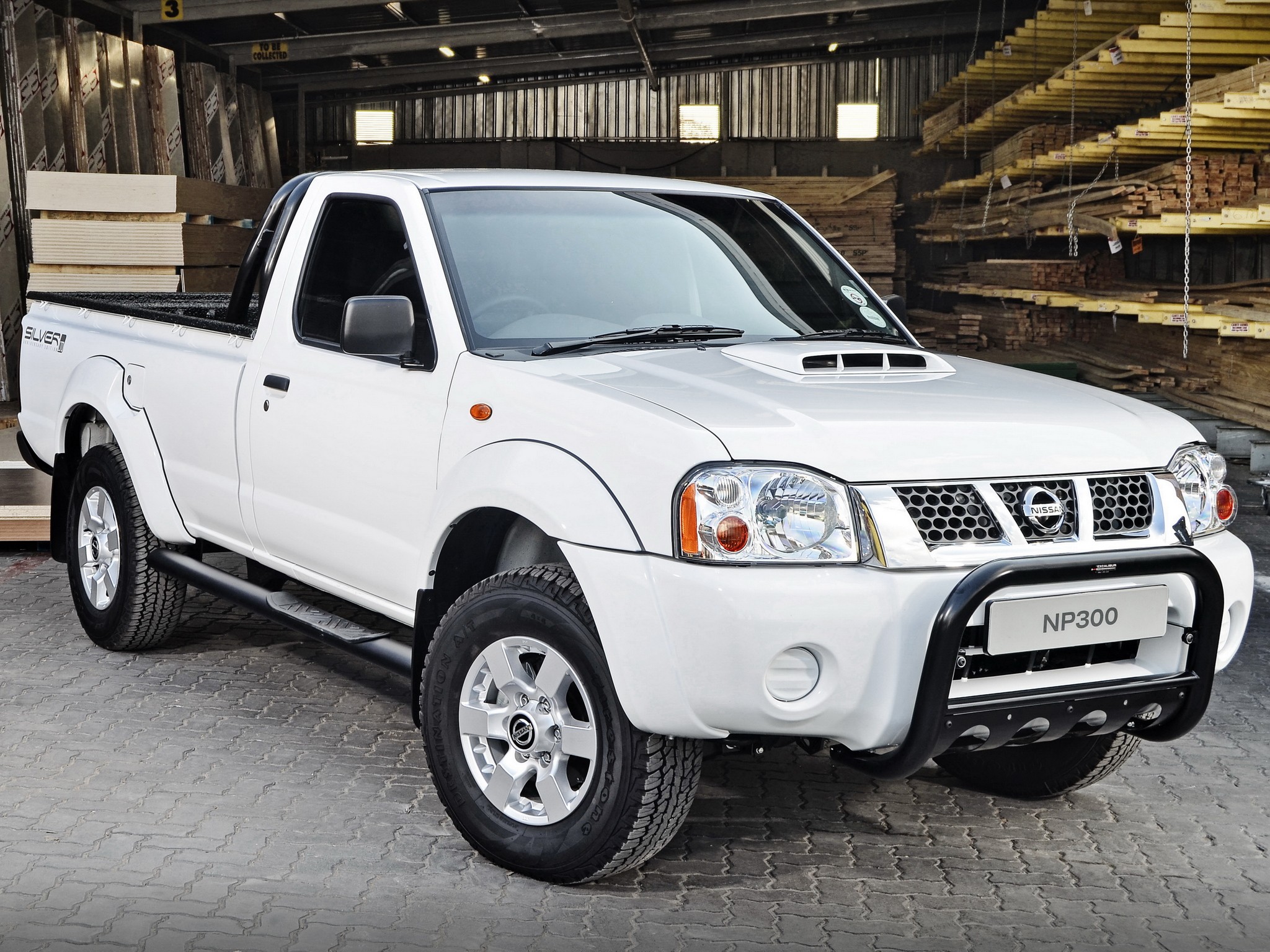 Nissan Np300 photo 9
