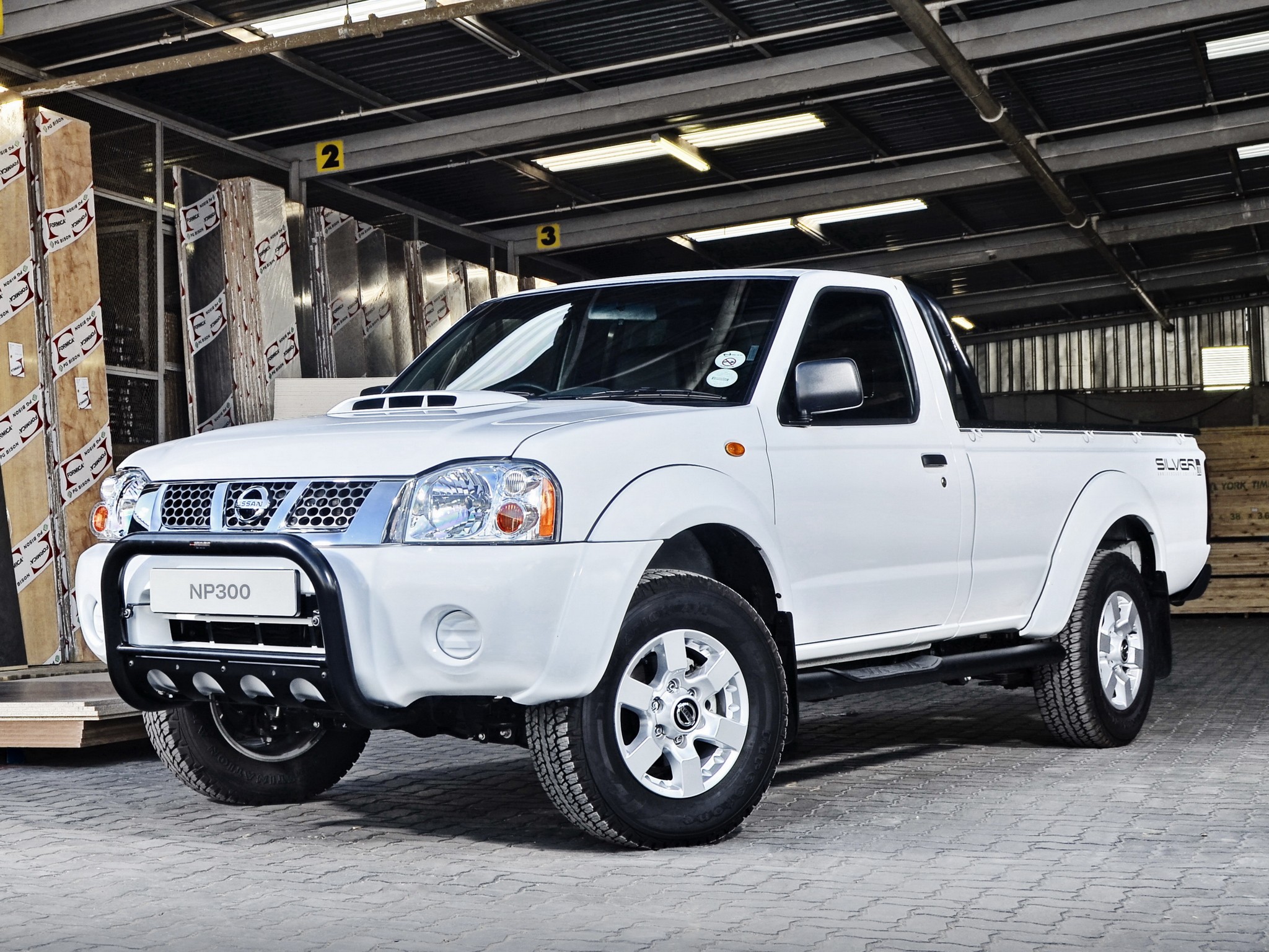 Nissan Np300 photo 11