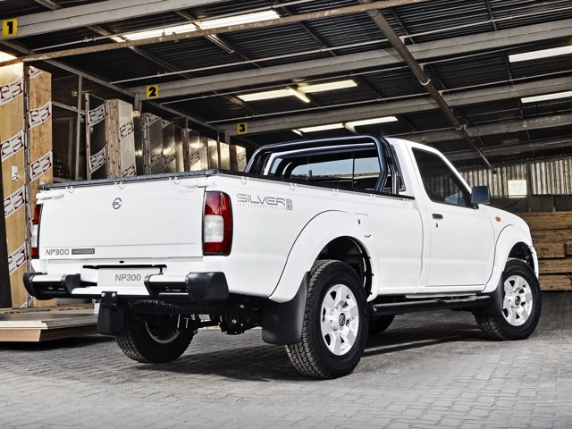 Nissan Np300 photo 12