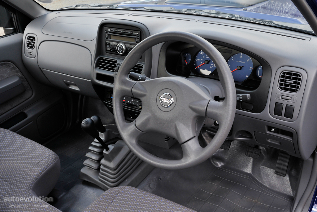Nissan Np300 photo 30