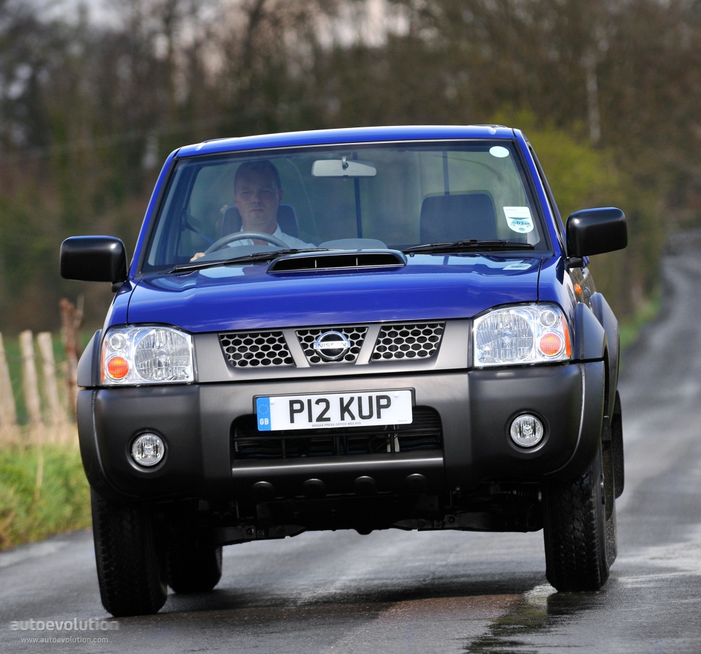 Nissan Np300 photo 6