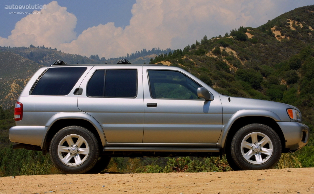 Nissan Pathfinder photo 2