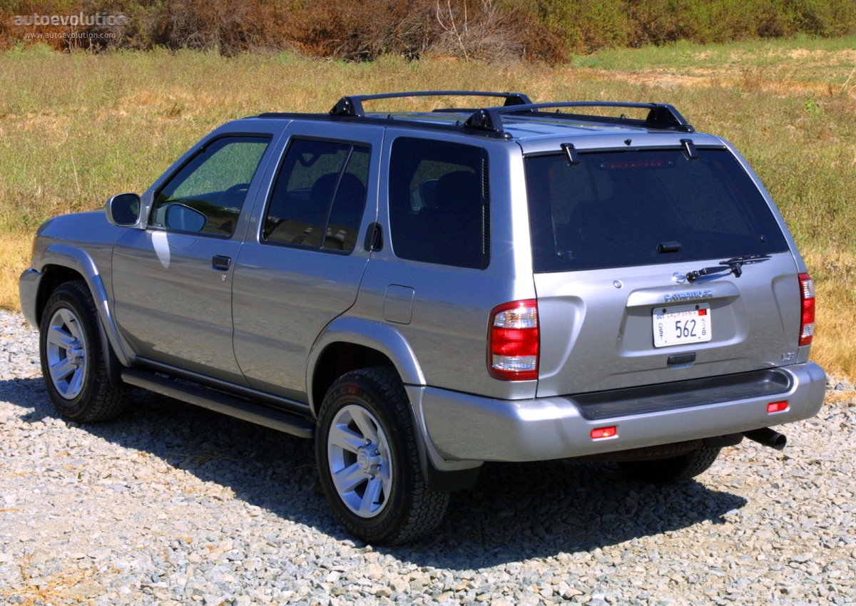 Nissan Pathfinder photo 3
