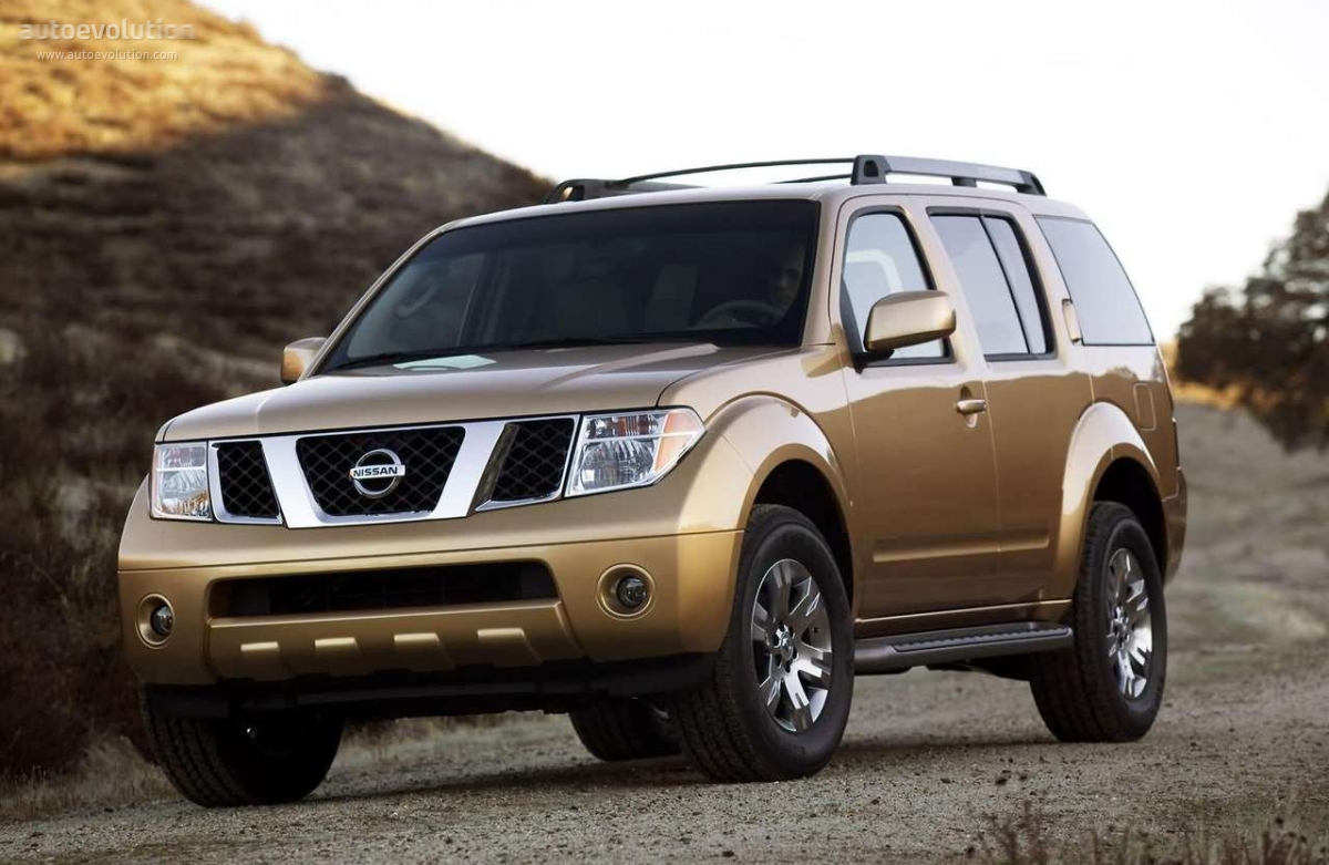 Nissan Pathfinder photo 2