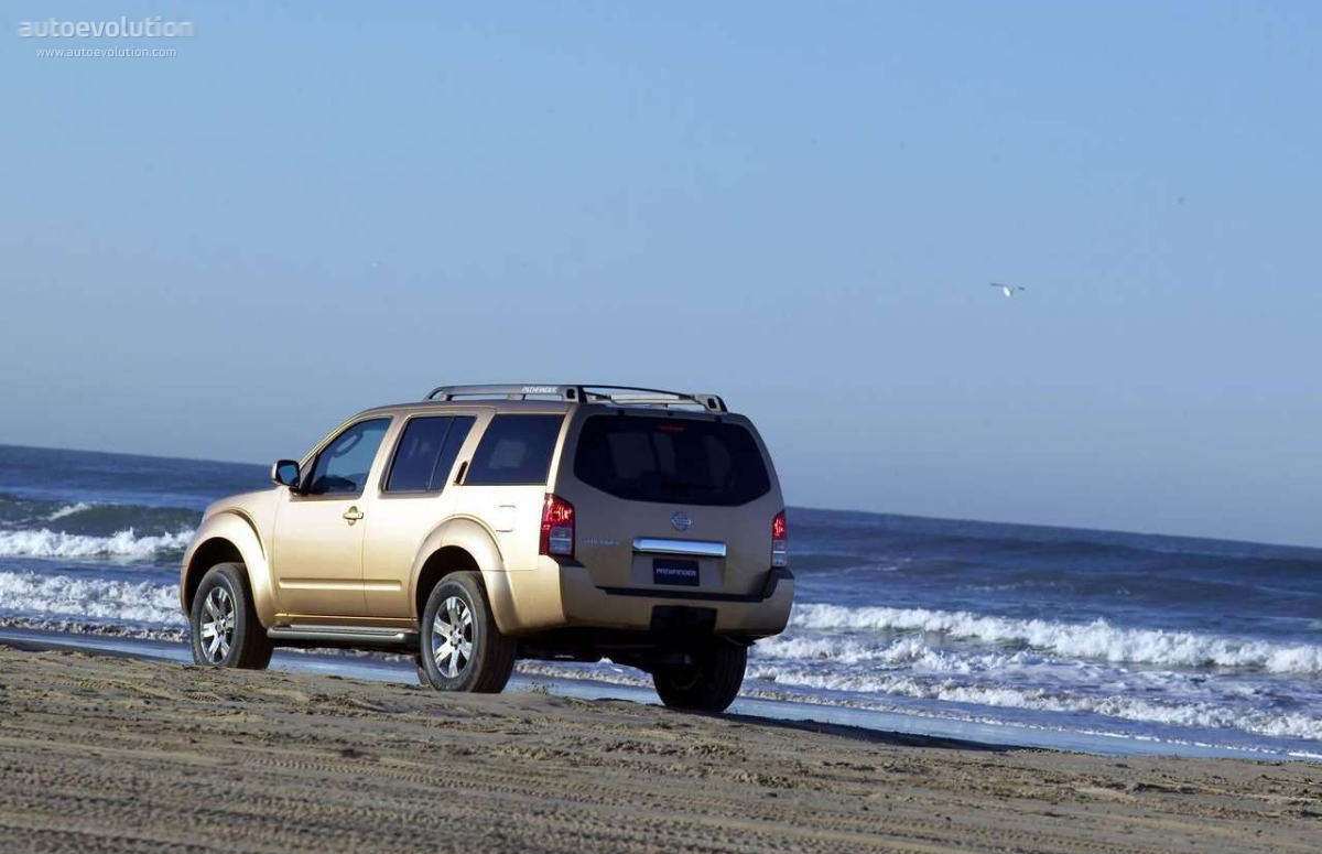 Nissan Pathfinder photo 8