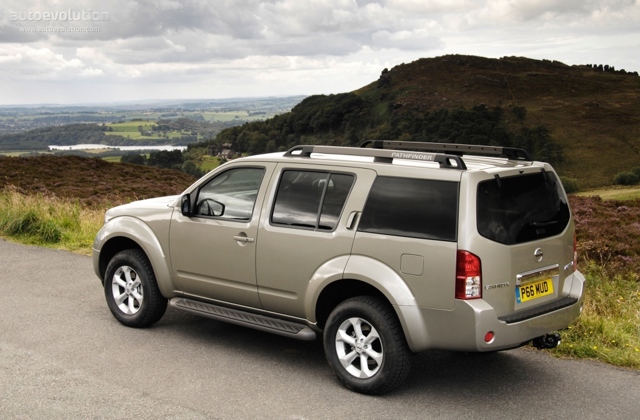 Nissan Pathfinder Foto 3