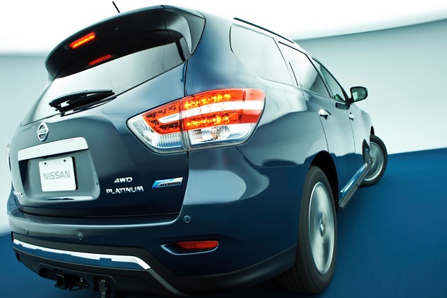 Nissan Pathfinder foto 18