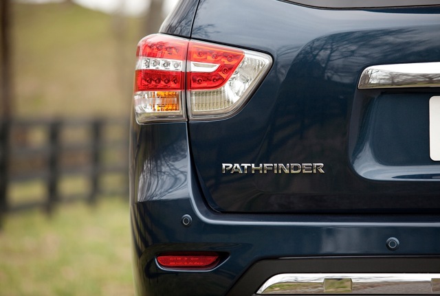 Nissan Pathfinder foto 19