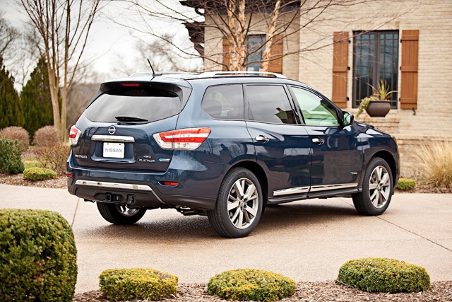 Nissan Pathfinder foto 21