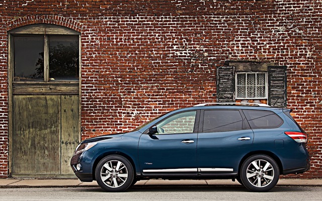 Nissan Pathfinder foto 26