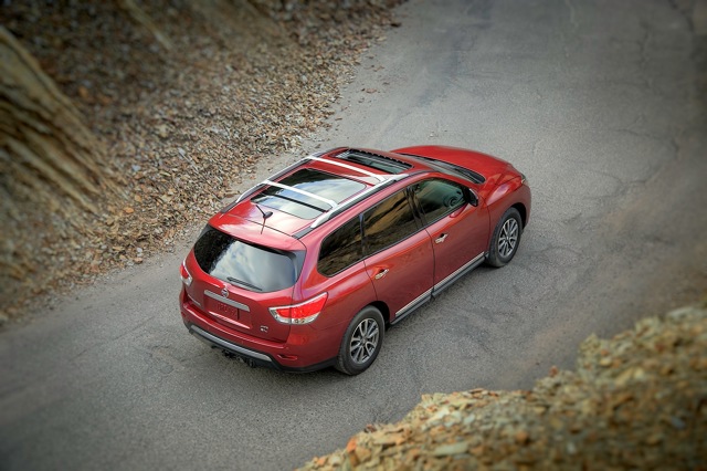 Nissan Pathfinder foto 14