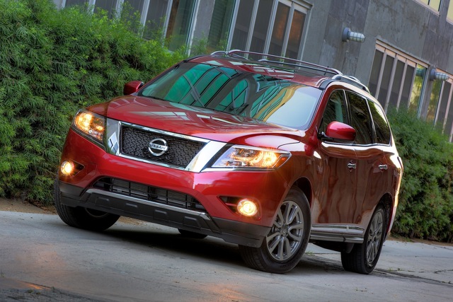Nissan Pathfinder foto 2