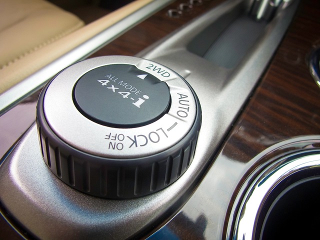 Nissan Pathfinder foto 36