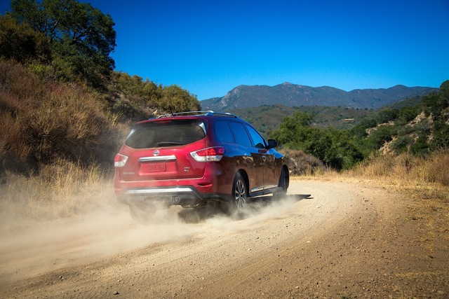 Nissan Pathfinder foto 6