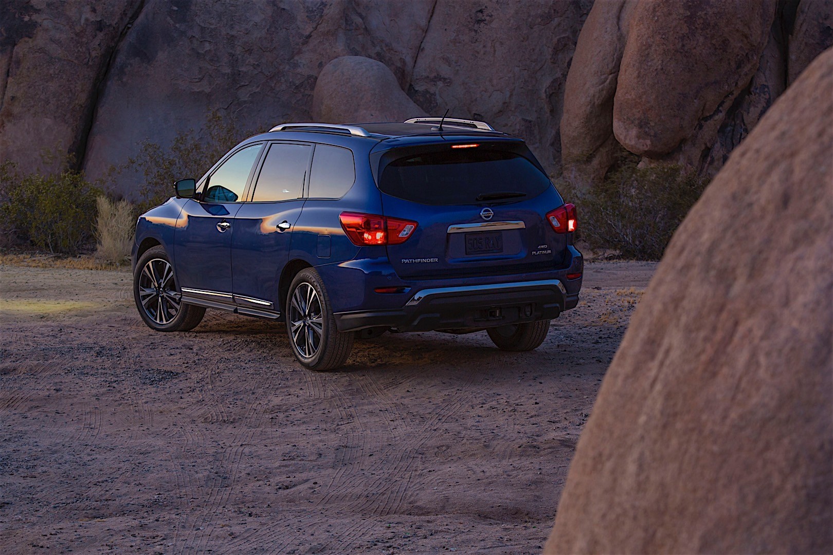 Nissan Pathfinder photo 8