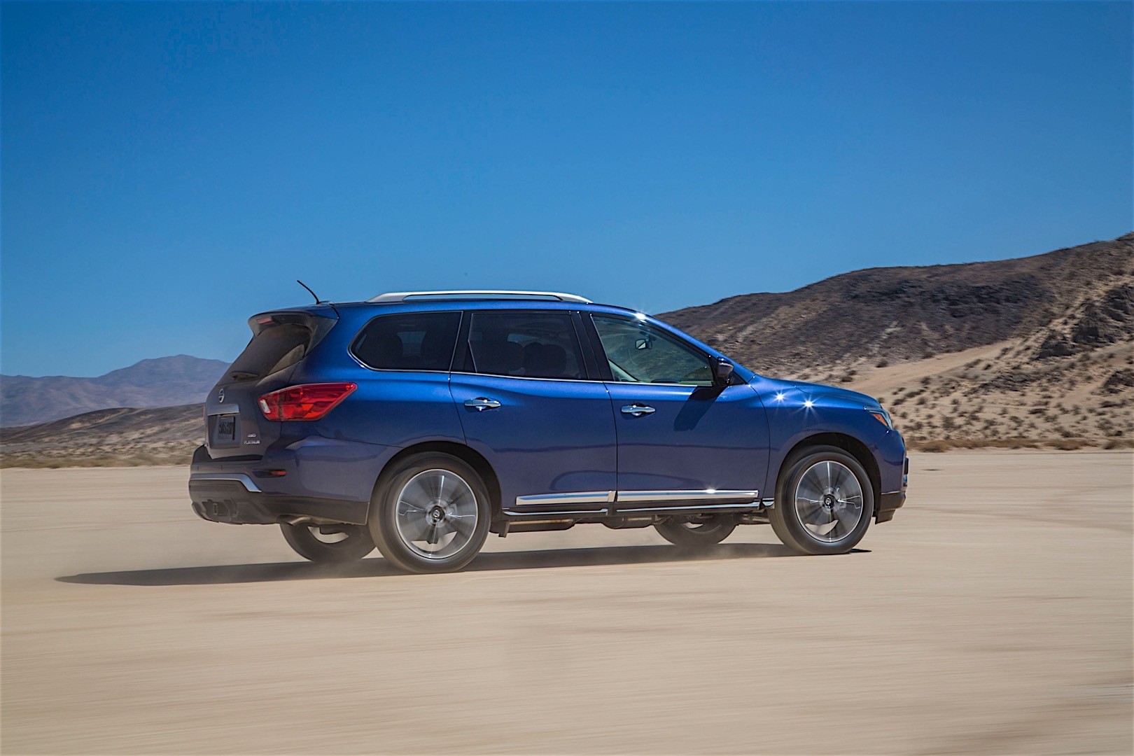 Nissan Pathfinder photo 12