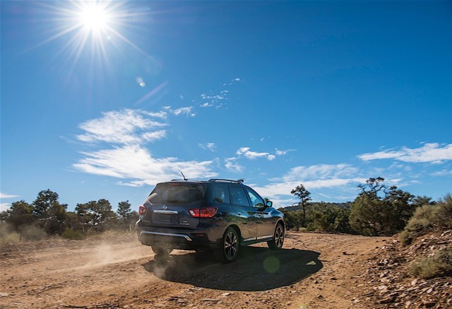 Nissan Pathfinder Foto 18
