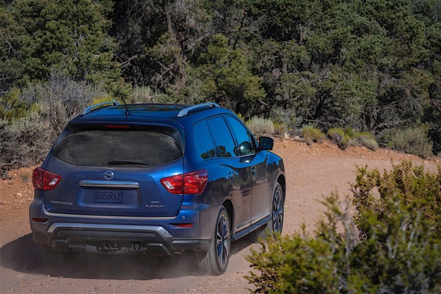 Nissan Pathfinder Foto 5