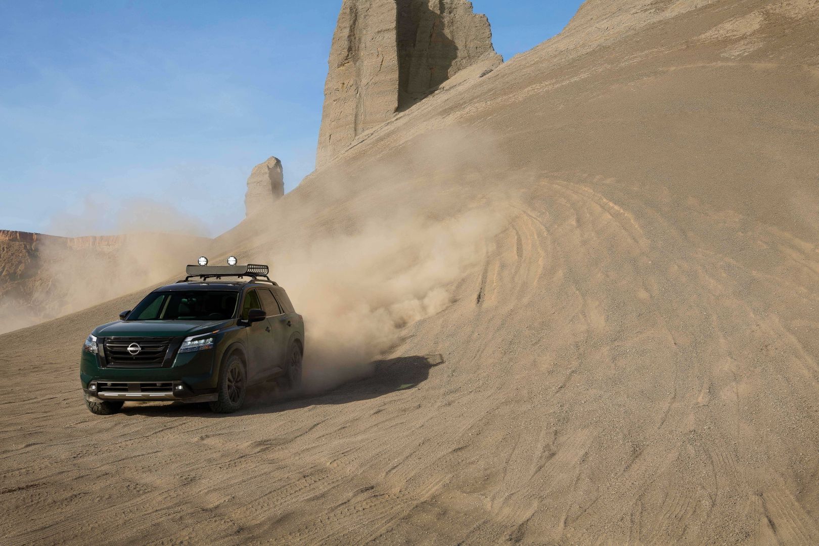 Nissan Pathfinder photo 6