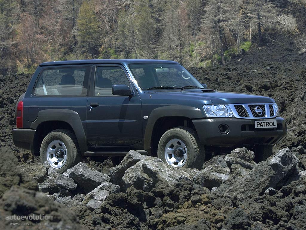 Nissan Patrol Swb photo 4