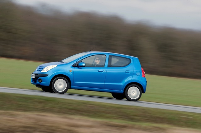 Nissan Pixo photo 7