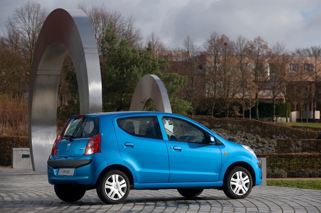 Nissan Pixo photo 10