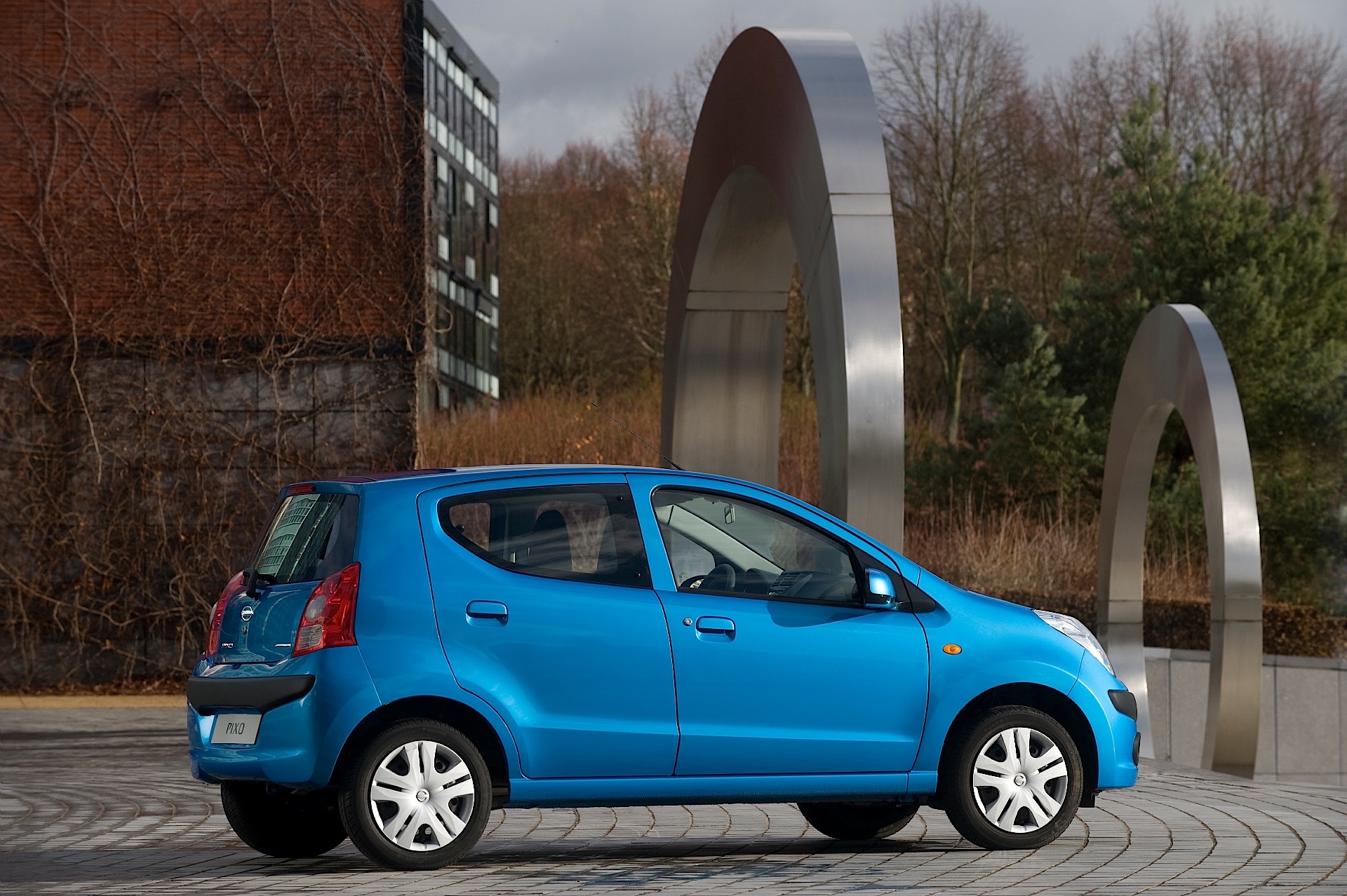 Nissan Pixo photo 11