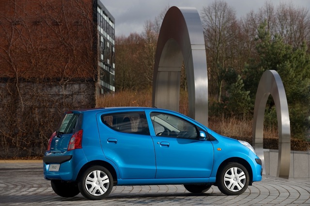 Nissan Pixo photo 11