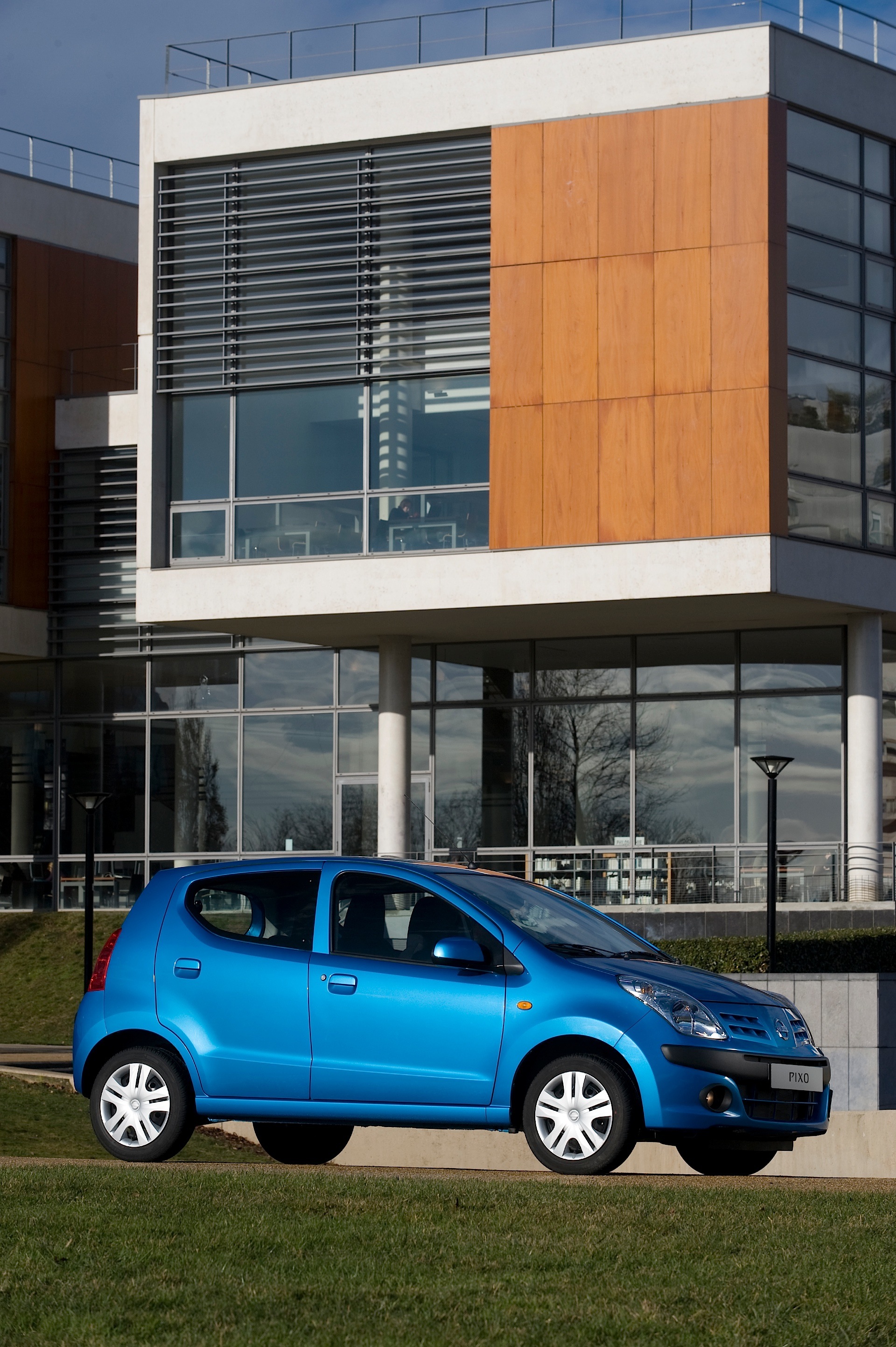 Nissan Pixo photo 12