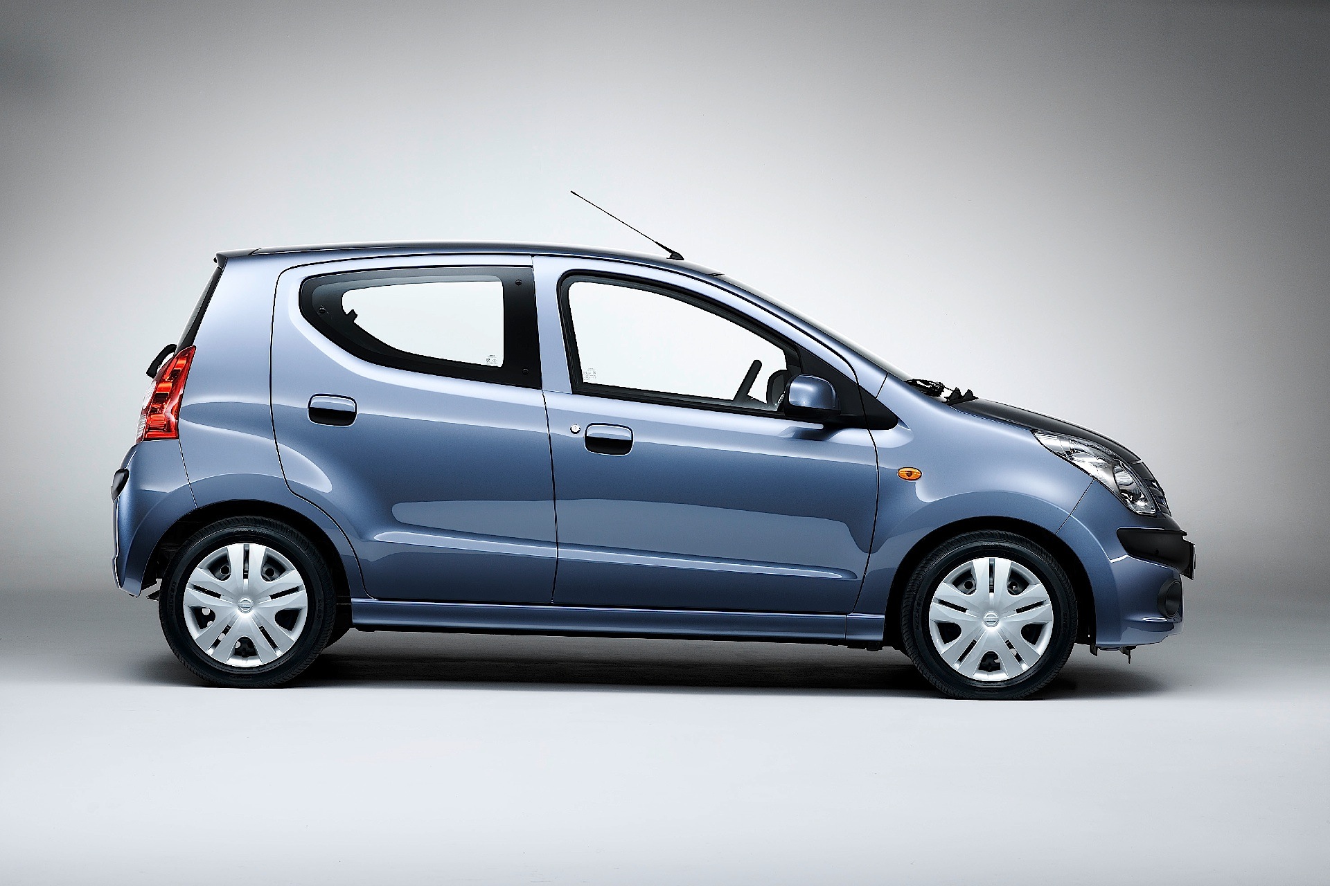 Nissan Pixo photo 25