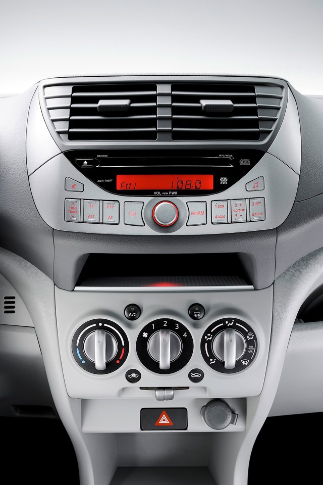 Nissan Pixo photo 45