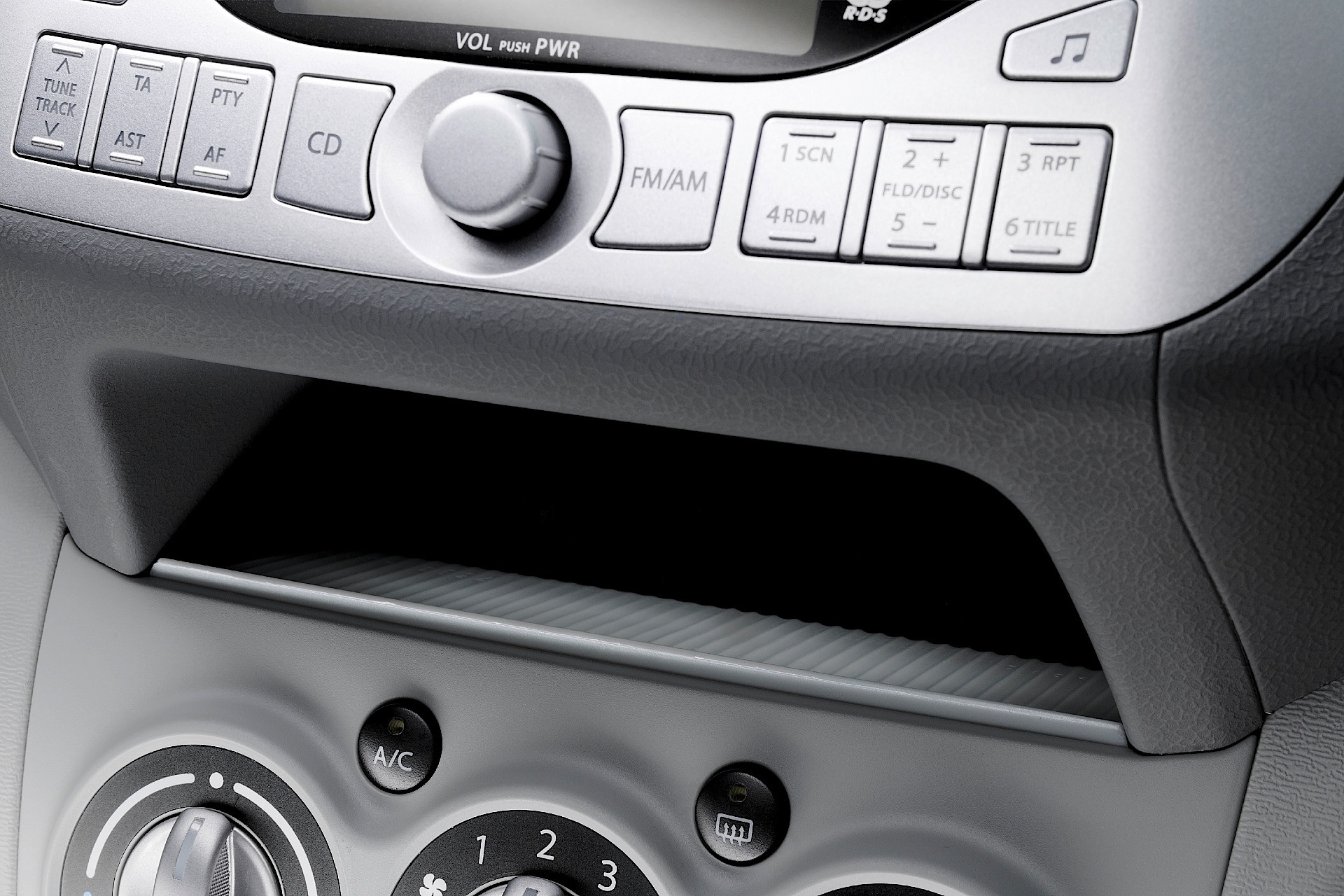 Nissan Pixo photo 49