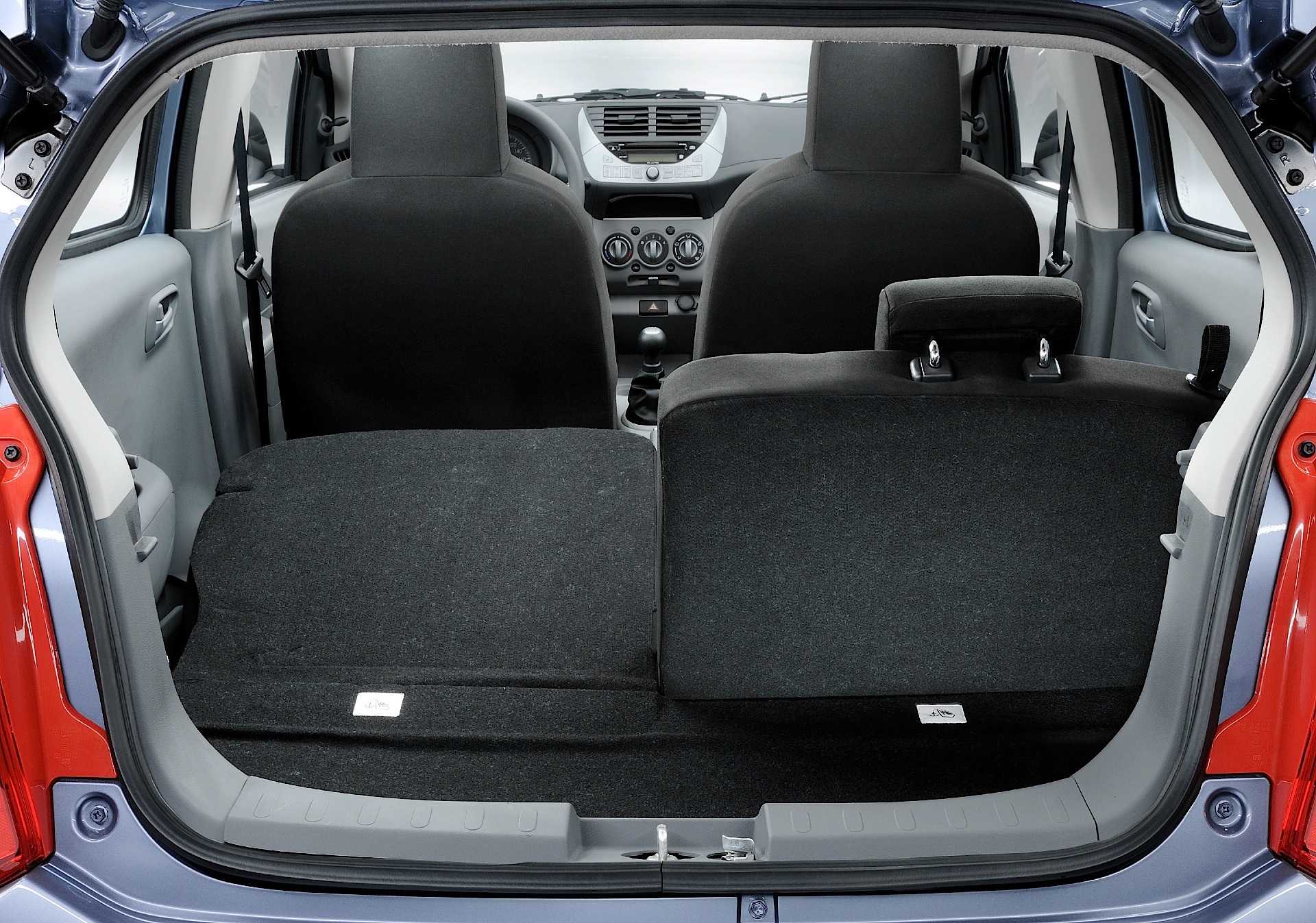 Nissan Pixo photo 58