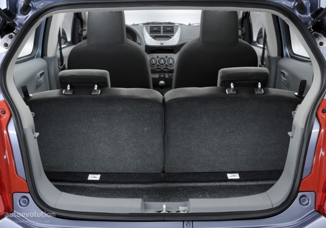 Nissan Pixo photo 43