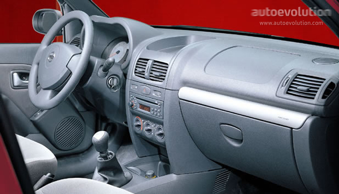 Nissan Platina photo 5