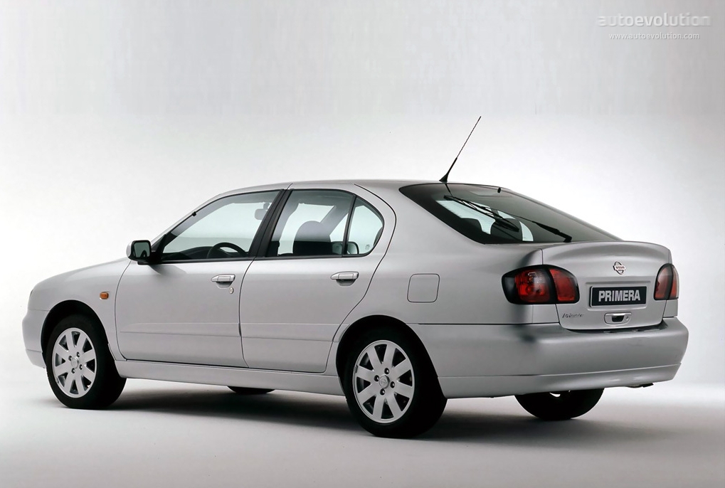 Nissan Primera Hatchback photo 2