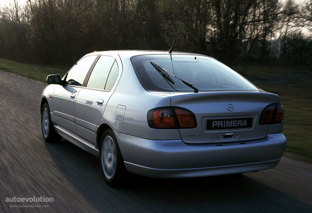 Nissan Primera Hatchback photo 3