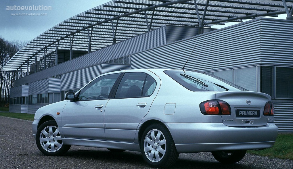 Nissan Primera Hatchback photo 6