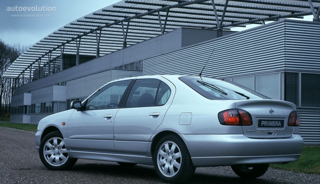 Nissan Primera Hatchback photo 6