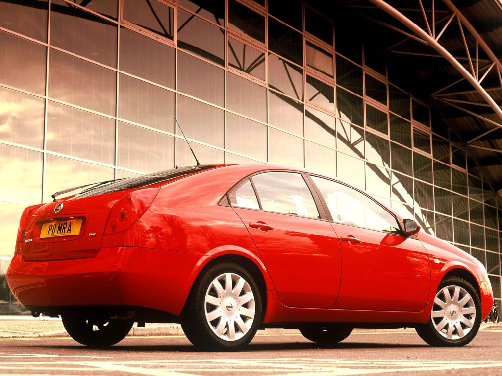 Nissan Primera Hatchback photo 8