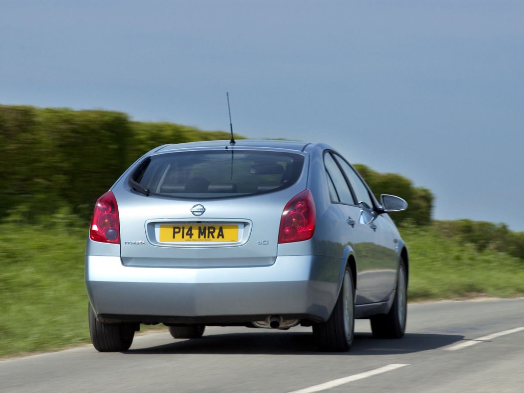 Nissan Primera Hatchback photo 10
