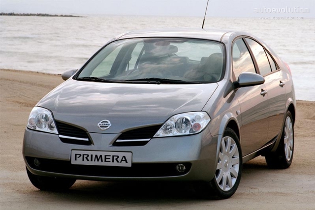 Nissan Primera Hatchback foto 5