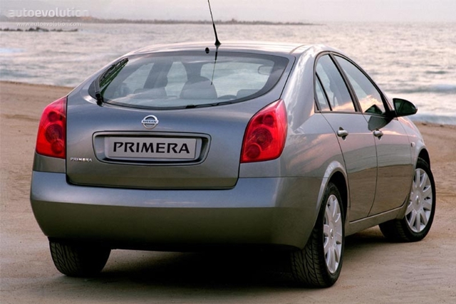Nissan Primera Hatchback foto 6