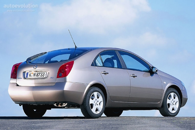 Nissan Primera Hatchback foto 2