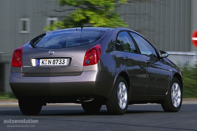 Nissan Primera Hatchback foto 4
