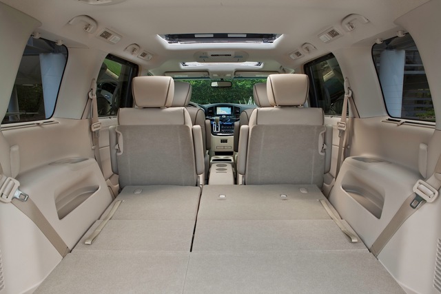 Nissan Quest photo 11