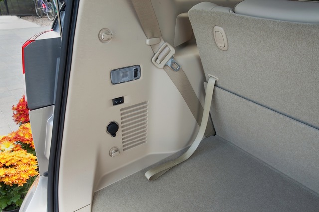 Nissan Quest photo 15