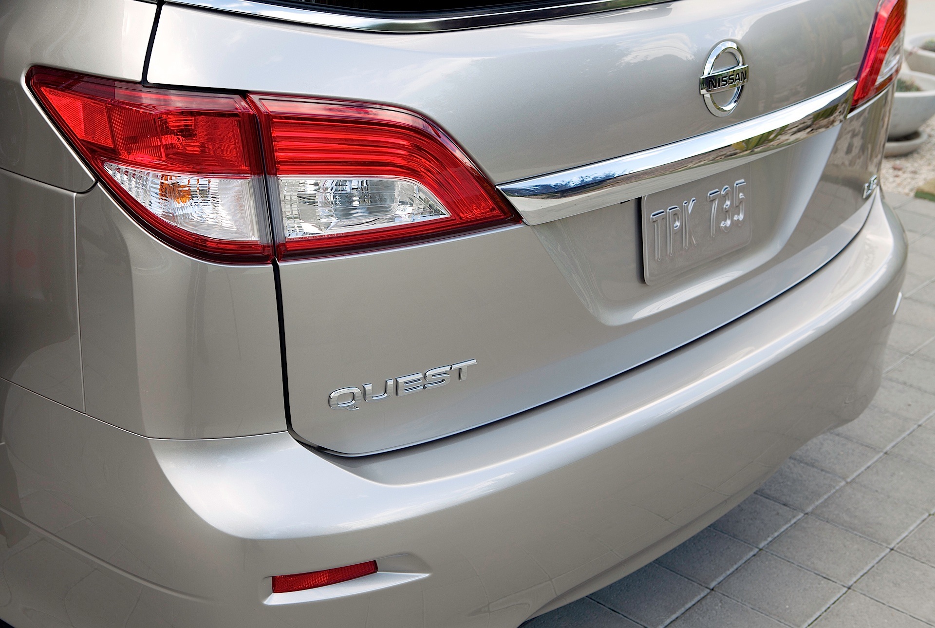 Nissan Quest photo 7